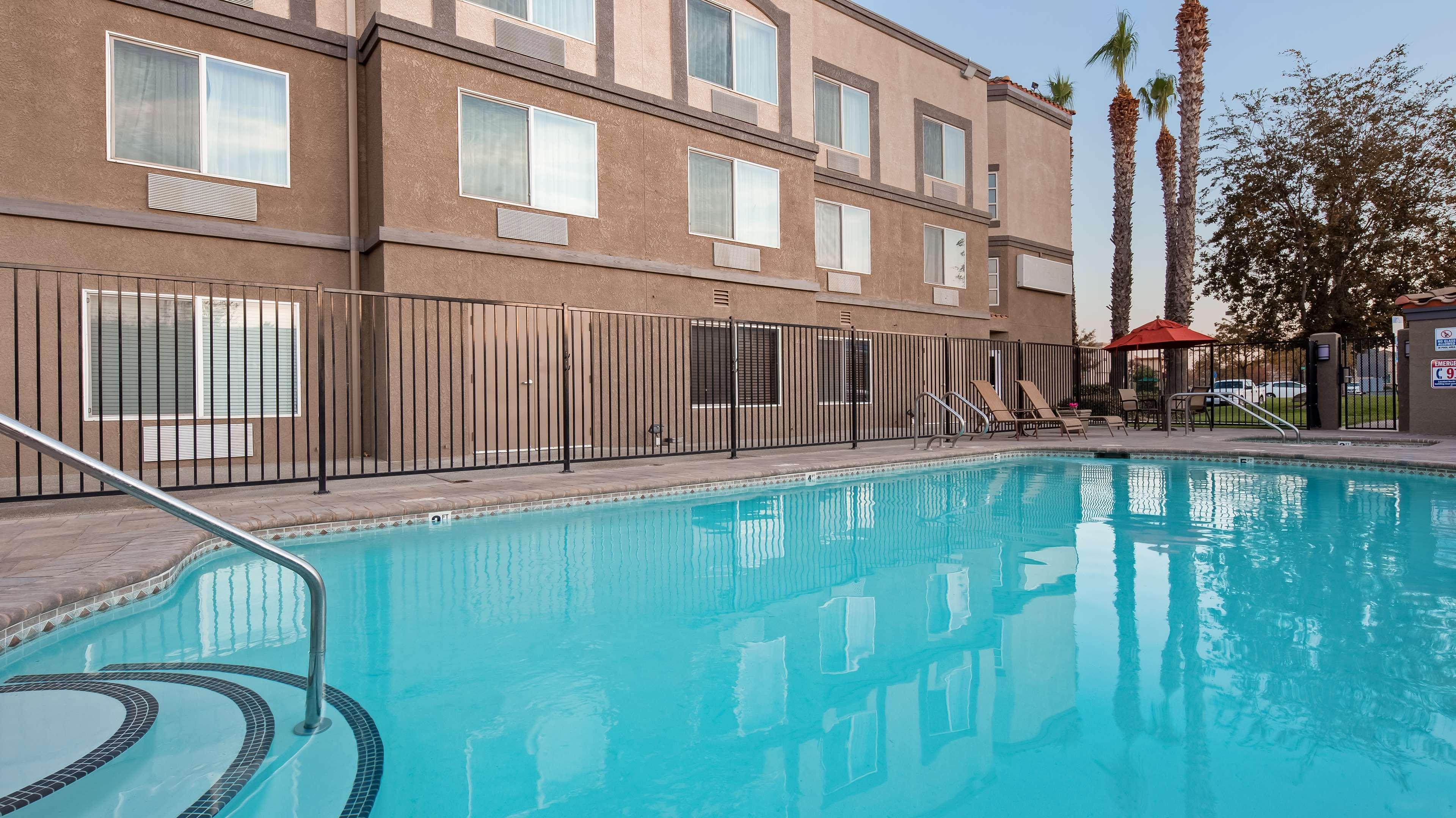 Best Western Plus Villa Del Lago Inn Patterson Εξωτερικό φωτογραφία