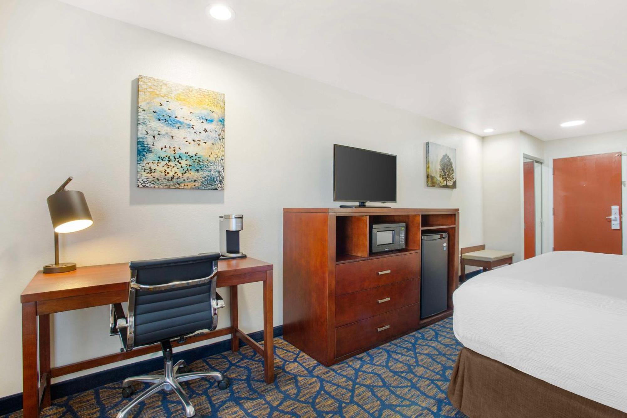 Best Western Plus Villa Del Lago Inn Patterson Εξωτερικό φωτογραφία