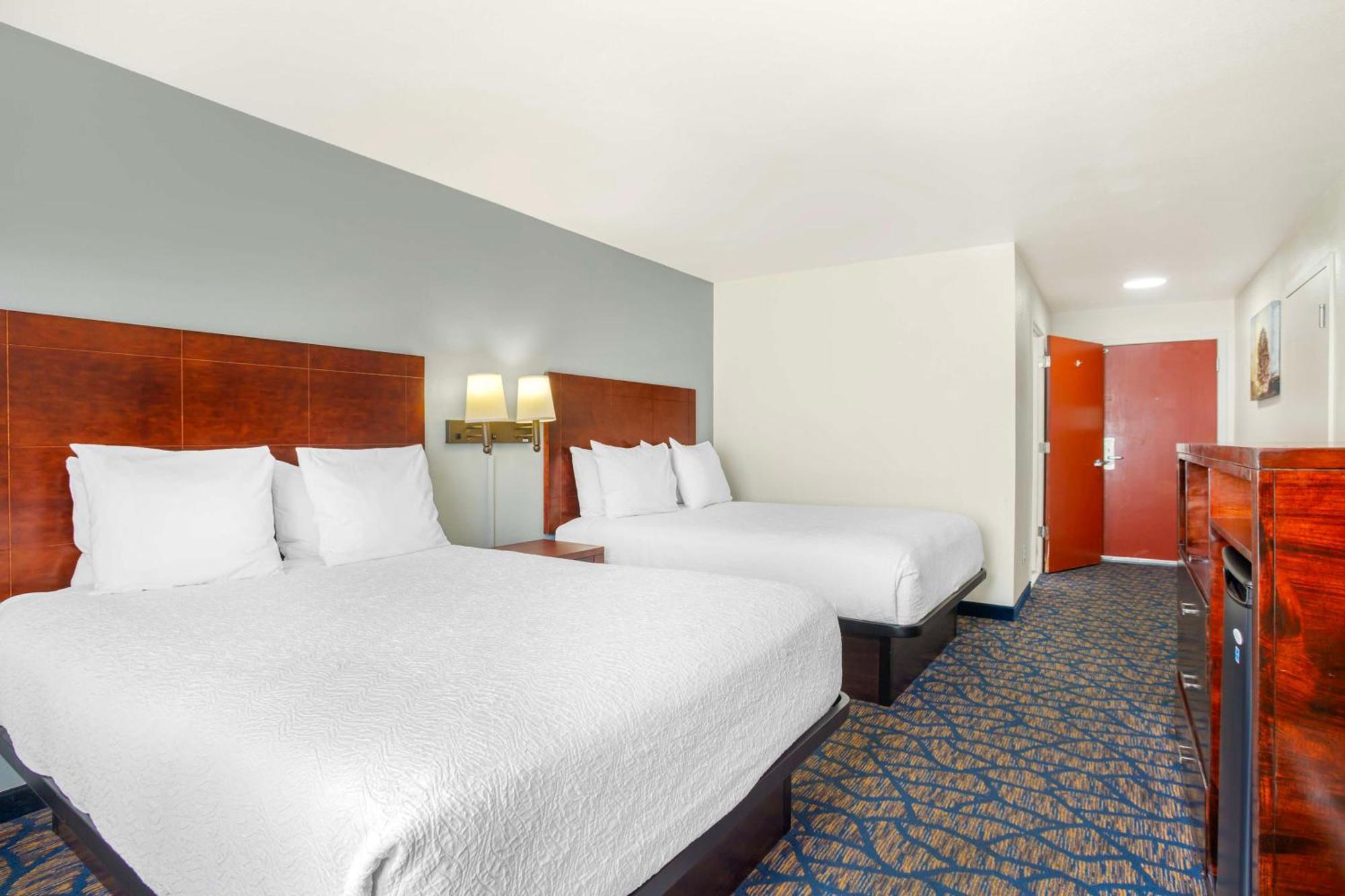 Best Western Plus Villa Del Lago Inn Patterson Εξωτερικό φωτογραφία