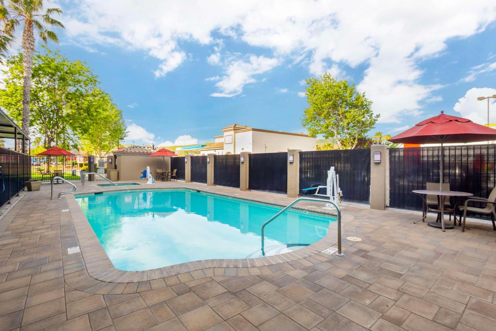 Best Western Plus Villa Del Lago Inn Patterson Εξωτερικό φωτογραφία